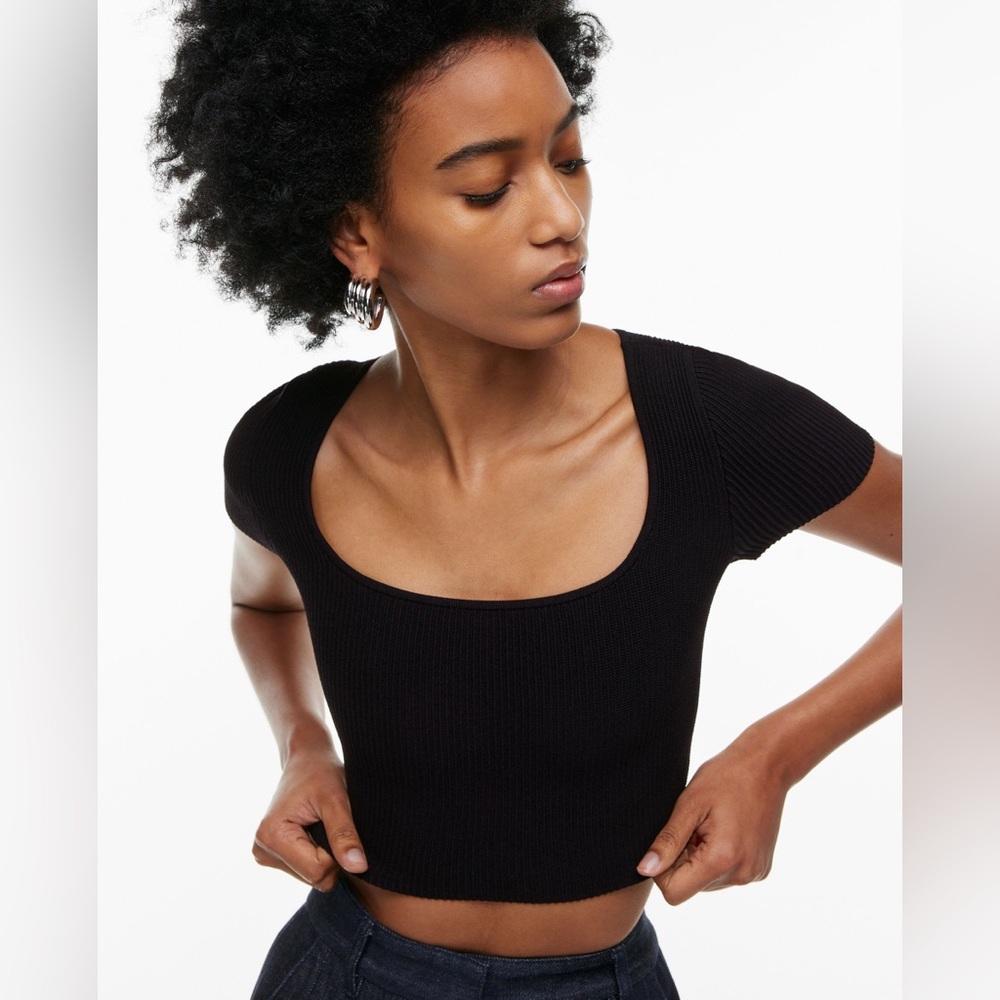 Aritzia Babaton Sculpt Knit Squareneck Cropped Top in Black